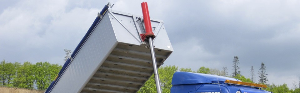 Kenneth-Jacobsen_slide_traekker_0000_2